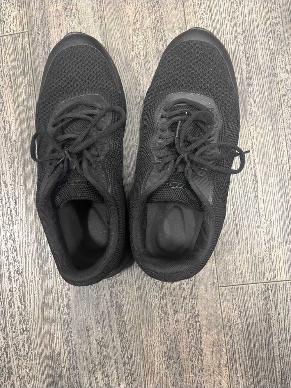 All-Black Athletic Trainers - Lightweight Breathable Running Shoes